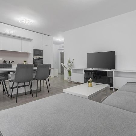 Pure Flat Apartment Oradea Exterior photo